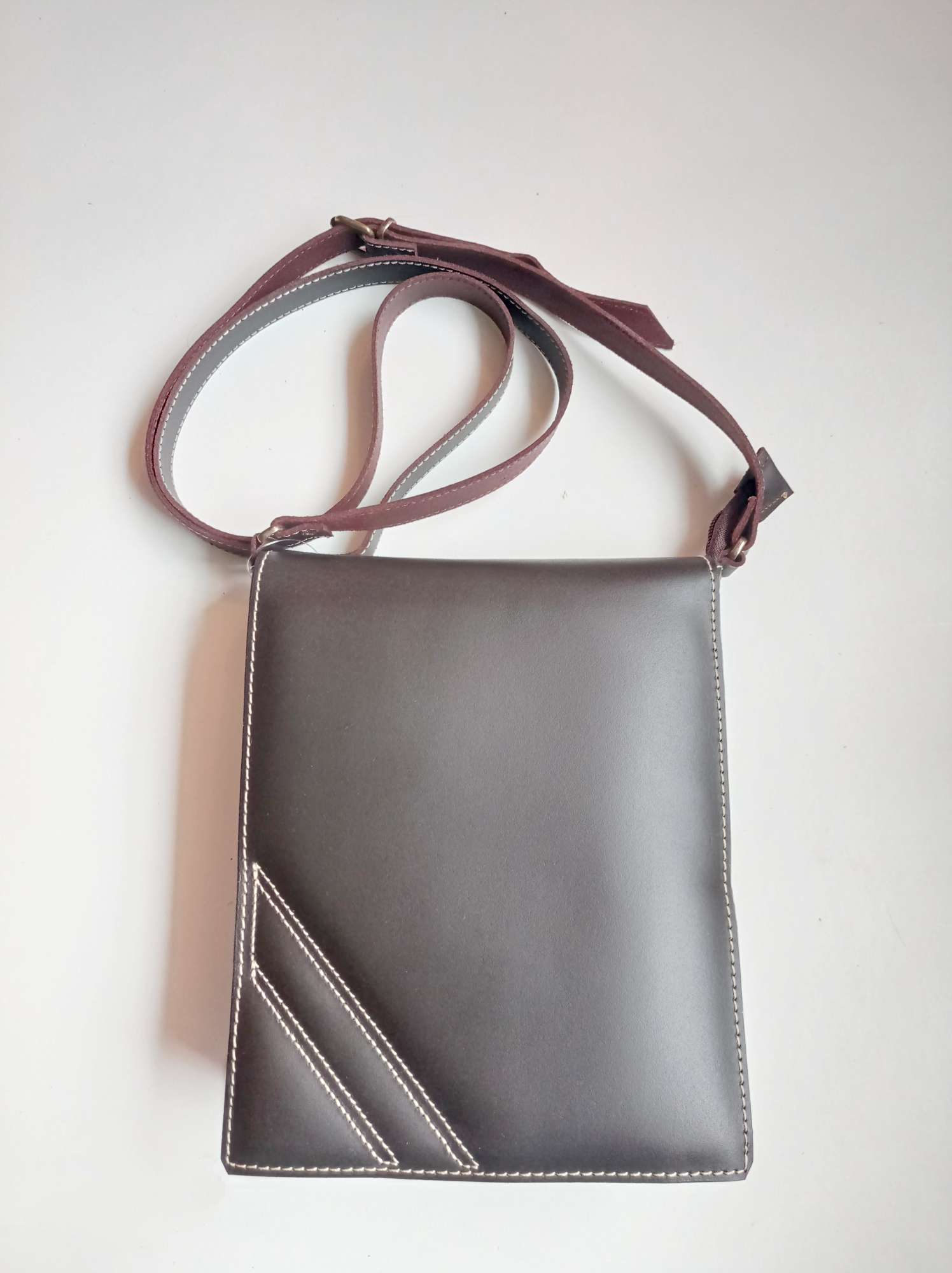 Bandolera de piel engrasada