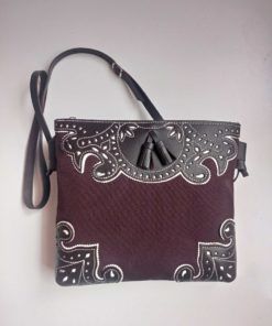 Bandolera de piel labrada