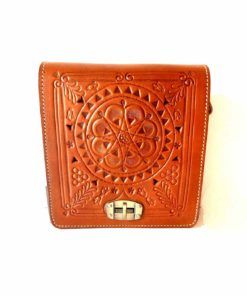 Bolso bandolera de cuero labrada