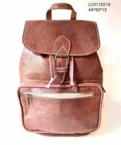 Mochila de cuero con bolsillo grande