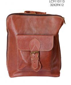 Mochila de cuero y hebilla
