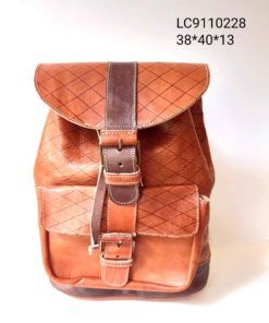 Mochila de cuero rayada